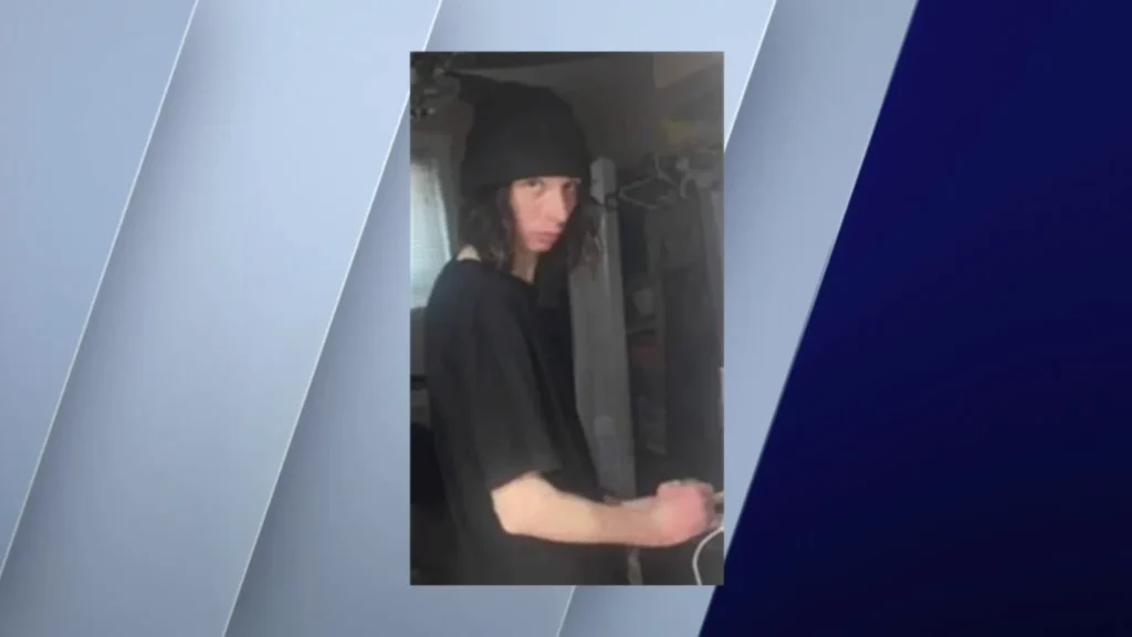 Chicago Police Searching for Missing 21-Year-Old Jaden Kinnett